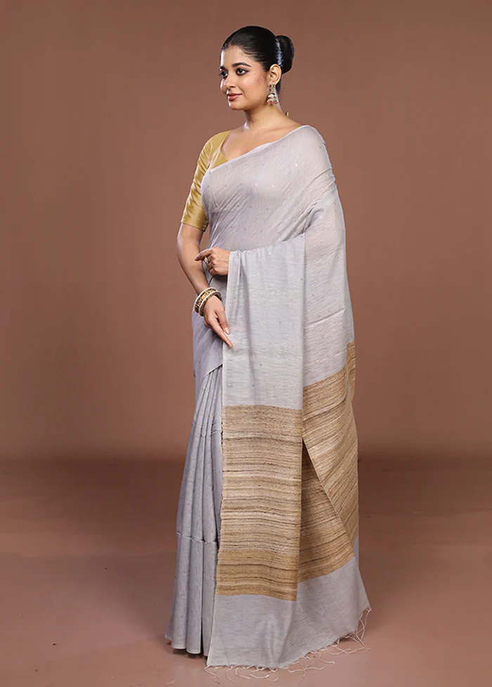 Grey Matka Silk Saree With Blouse Piece - Image 4