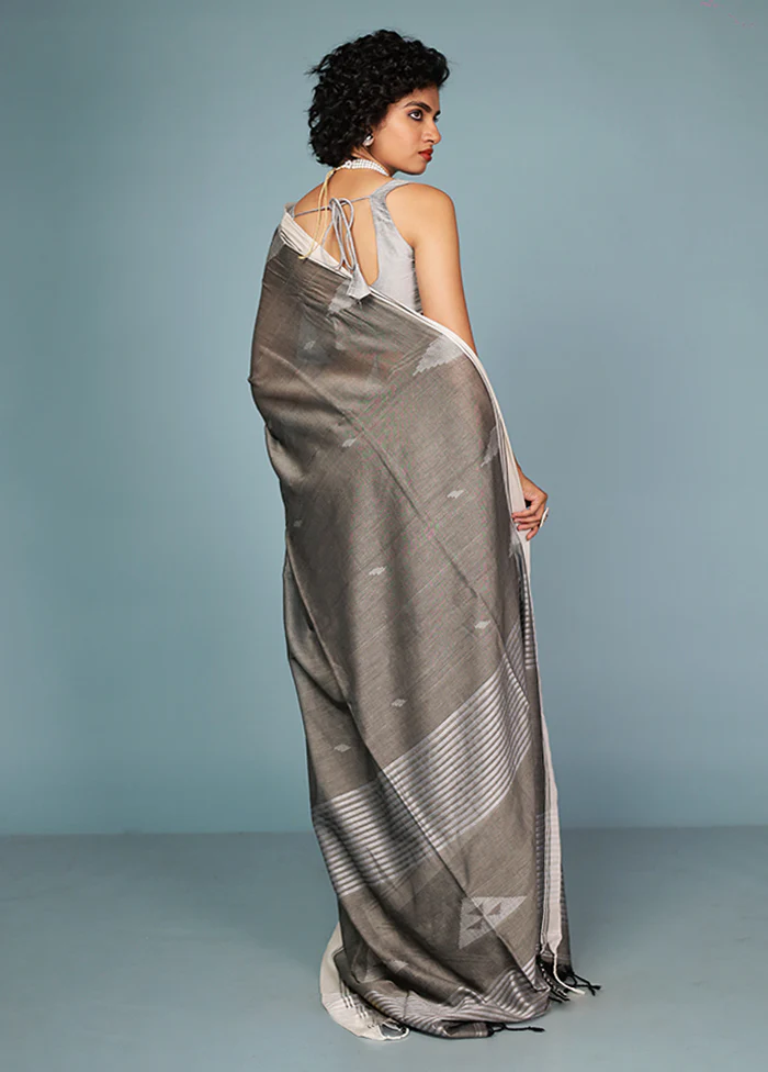 Grey Matka Silk Saree Without Blouse Piece - Image 3