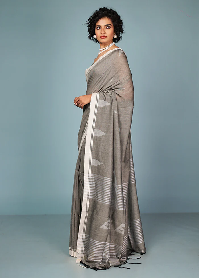 Grey Matka Silk Saree Without Blouse Piece - Image 4