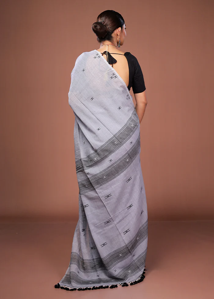Grey Matka Silk Saree With Blouse Piece - Image 3