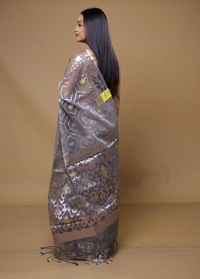 Grey Organza Saree With Blouse Piece - Image 3