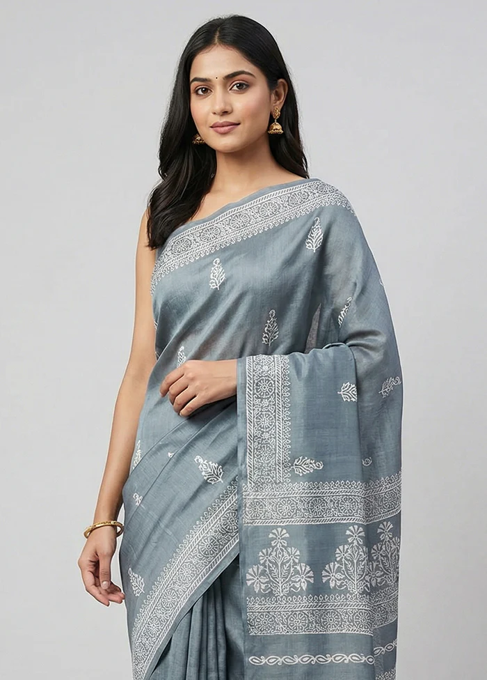 Grey Printed Silk Saree Without Blouse Piece - Image 2