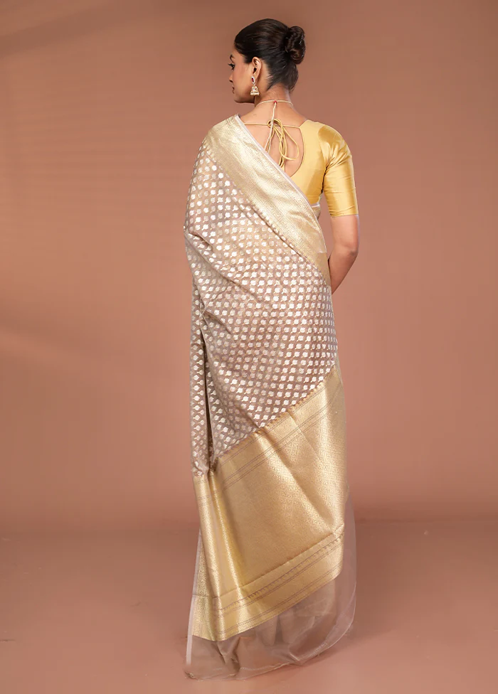 Grey Pure Cotton Saree With Blouse Piece - Image 3