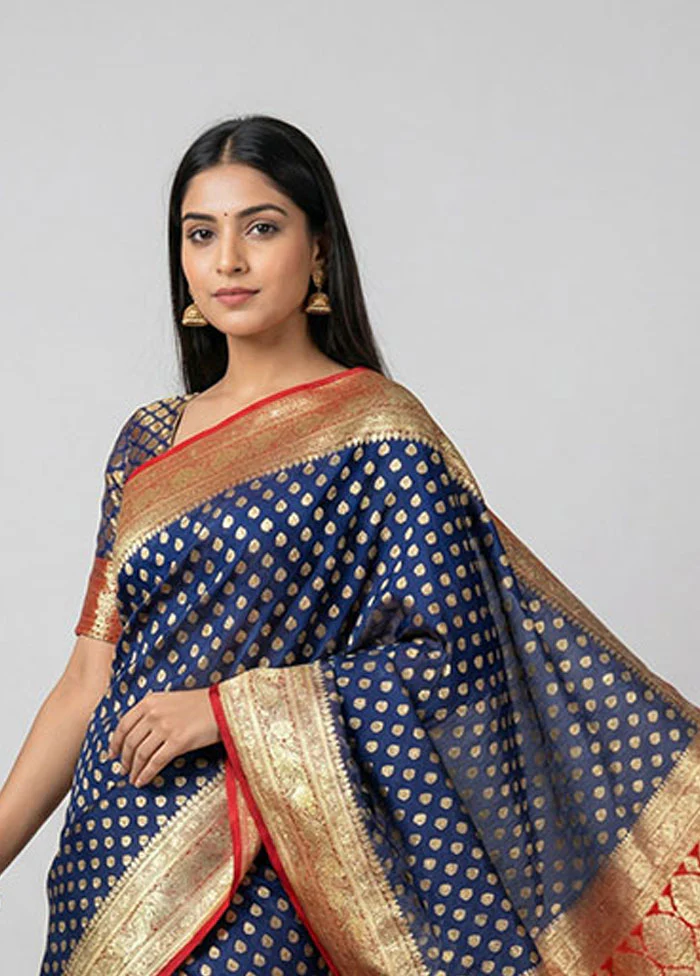 Grey Tanchoi Silk Saree With Blouse Piece - Image 2