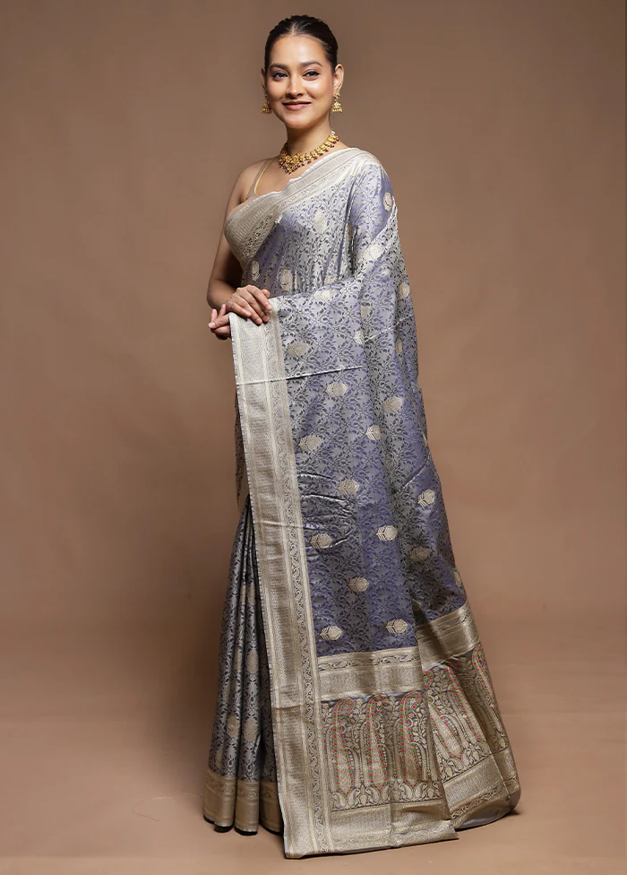 Grey Tanchoi Silk Saree With Blouse Piece - Image 4