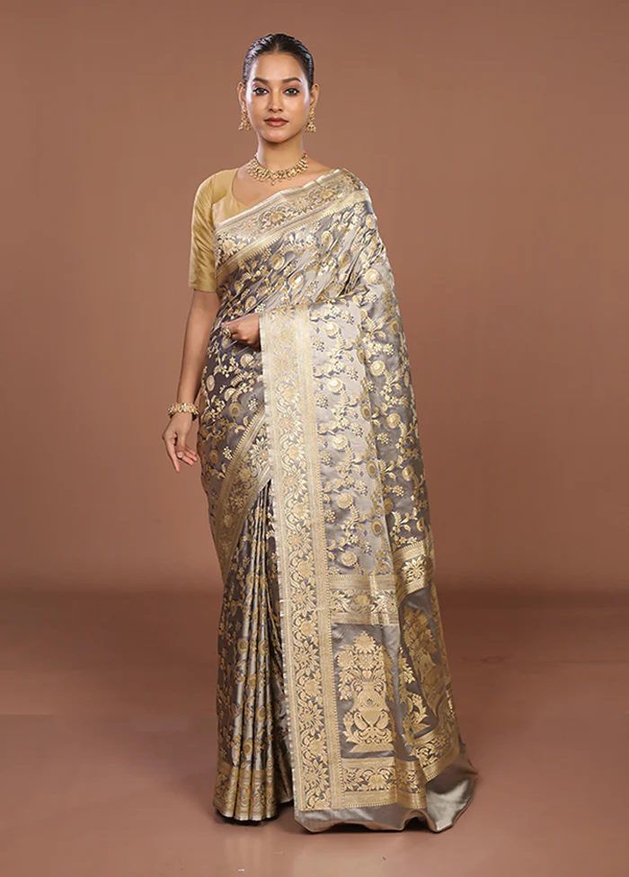 Grey Tanchoi Silk Saree With Blouse Piece - Image 2
