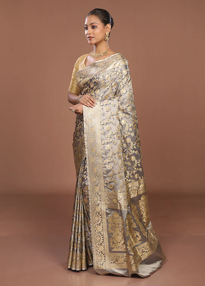 Grey Tanchoi Silk Saree With Blouse Piece - Image 4