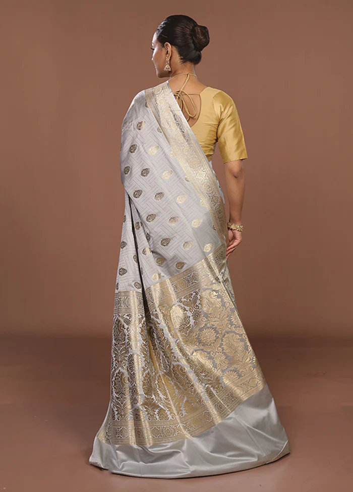 Grey Tanchoi Silk Saree With Blouse Piece - Image 3