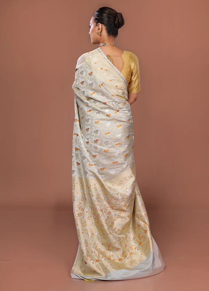 Grey Tanchoi Silk Saree With Blouse Piece - Image 3