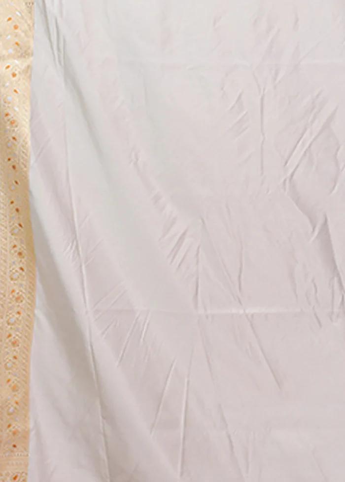 Grey Tanchoi Silk Saree With Blouse Piece - Image 5