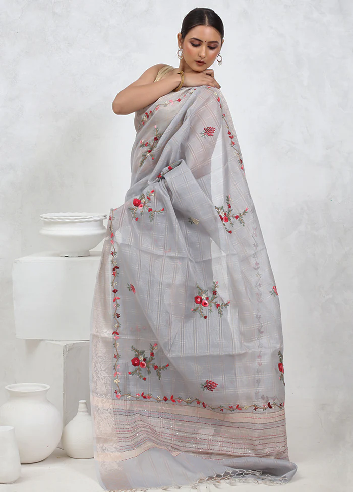 Grey Tissue Silk Saree With Blouse Piece - Image 4