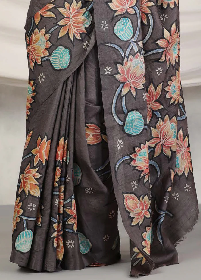 Grey Tussar Saree With Blouse Piece - Image 2