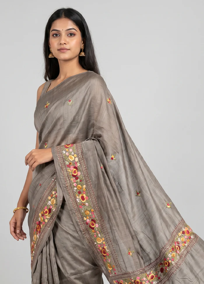 Grey Tussar Silk Saree With Blouse Piece - Image 2