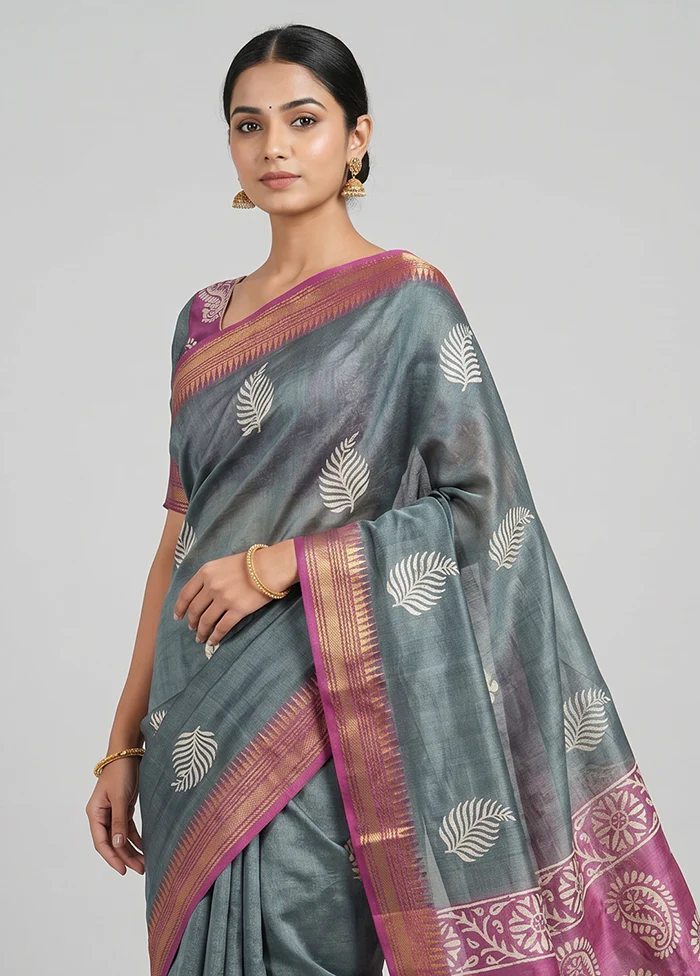 Grey Tussar Silk Saree With Blouse Piece - Image 2