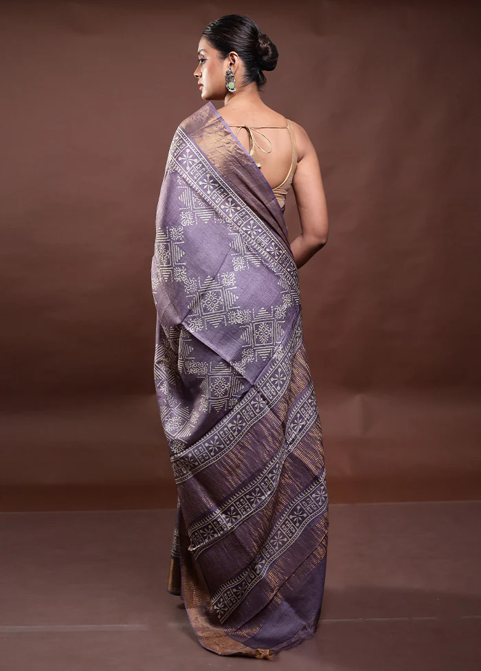 Grey Tussar Silk Saree With Blouse Piece - Image 3