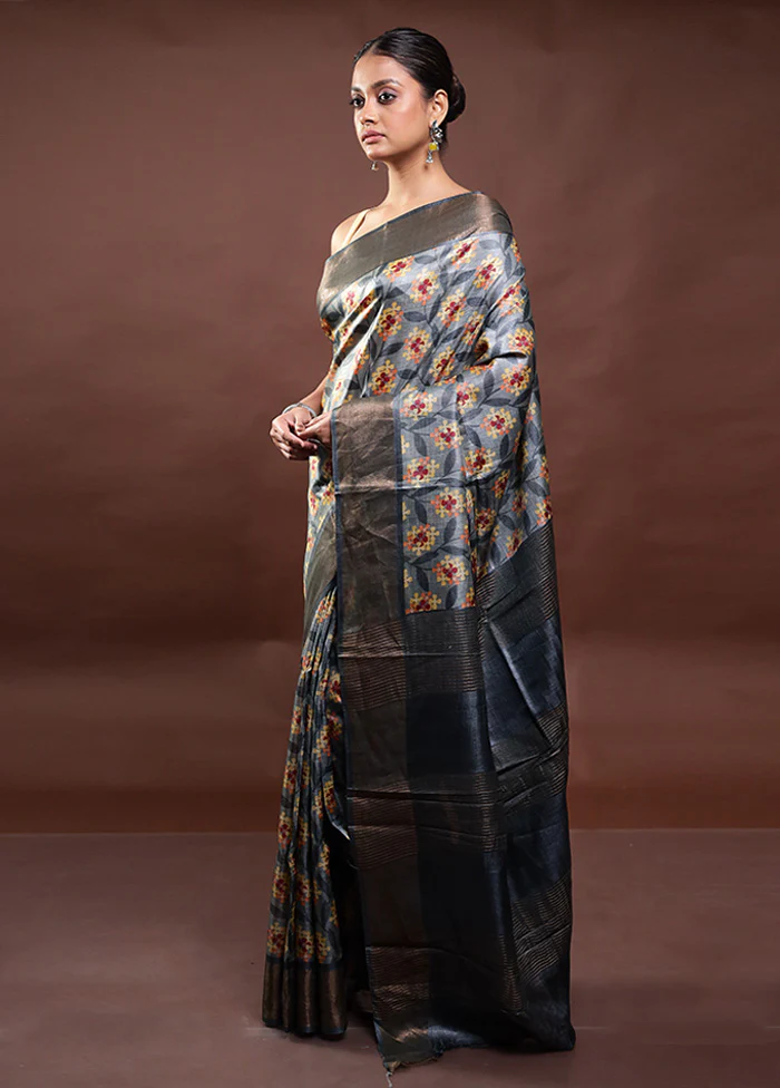 Grey Tussar Silk Saree With Blouse Piece - Image 4