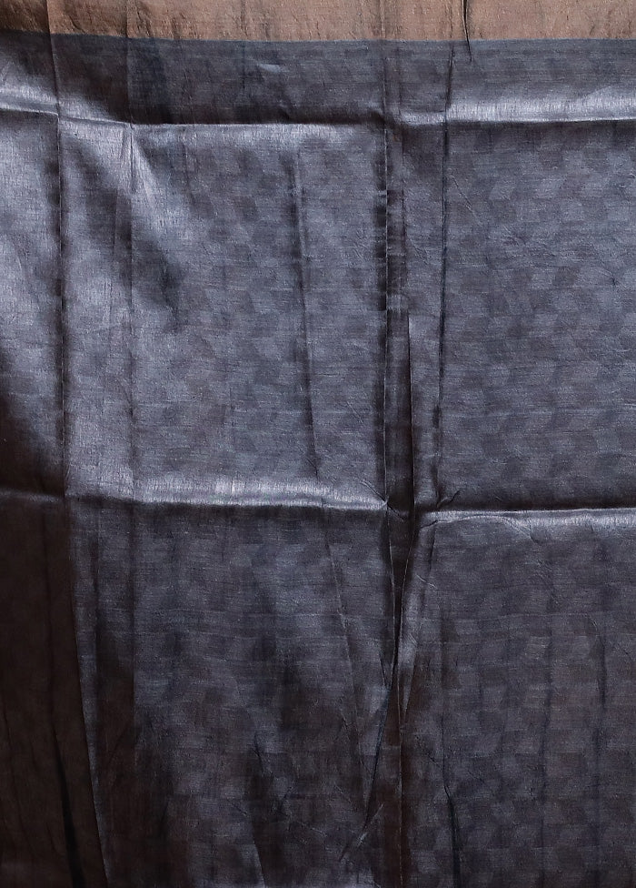 Grey Tussar Silk Saree With Blouse Piece - Image 5