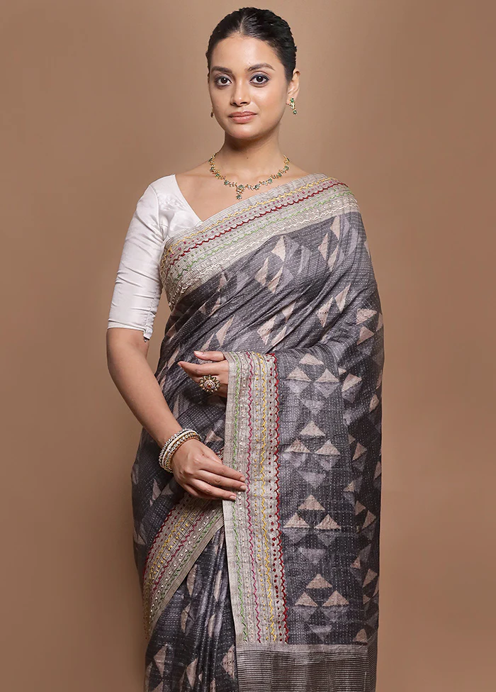 Grey Tussar Silk Saree With Blouse Piece - Image 2