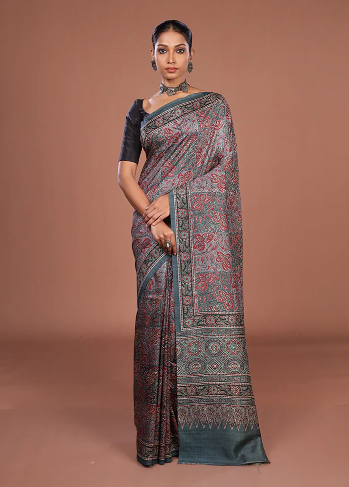 Grey Tussar Silk Saree With Blouse Piece - Image 2