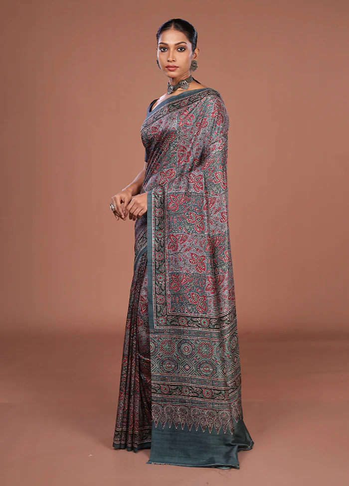 Grey Tussar Silk Saree With Blouse Piece - Image 4