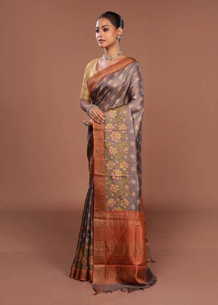 Grey Tussar Silk Saree With Blouse Piece - Image 4
