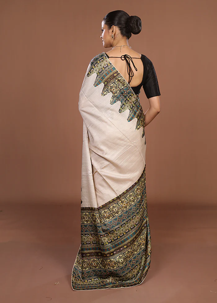 Grey Tussar Silk Saree With Blouse Piece - Image 3