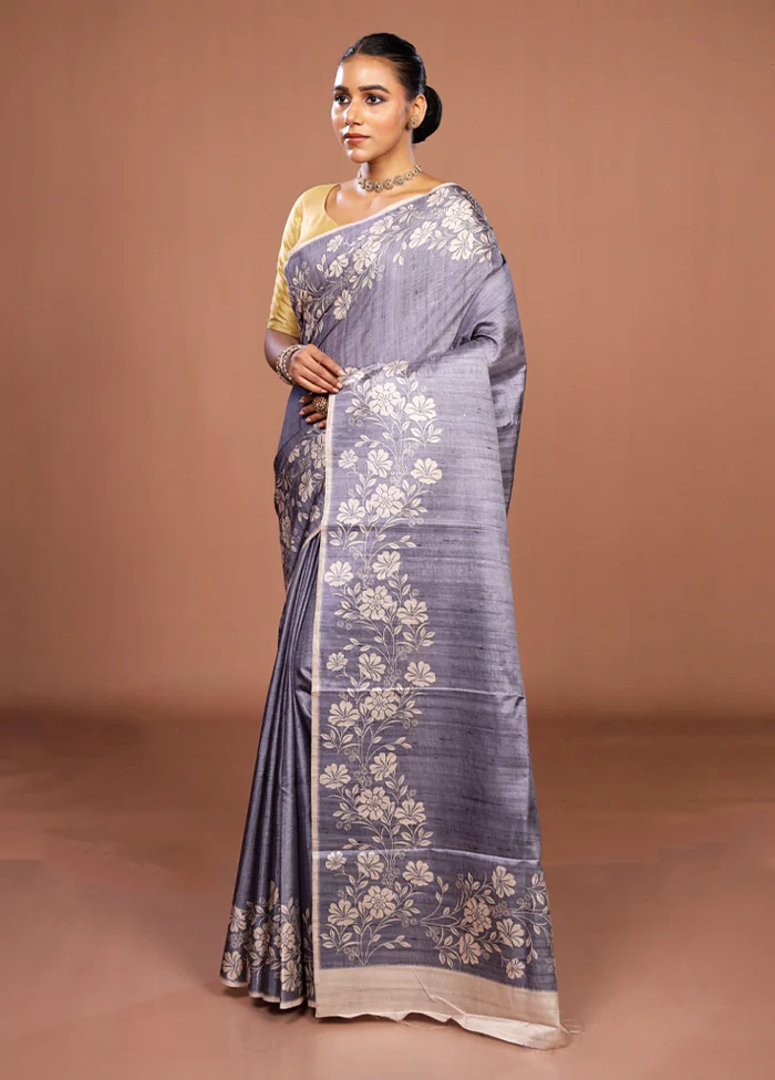 Grey Tussar Silk Saree With Blouse Piece - Image 4