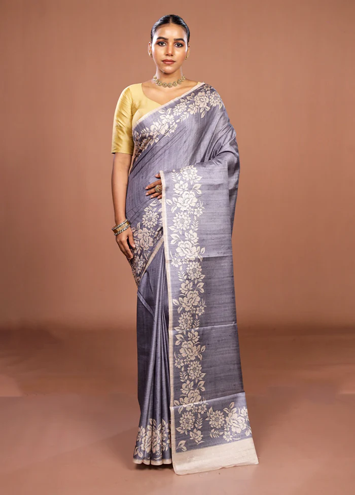 Grey Tussar Silk Saree With Blouse Piece - Image 2