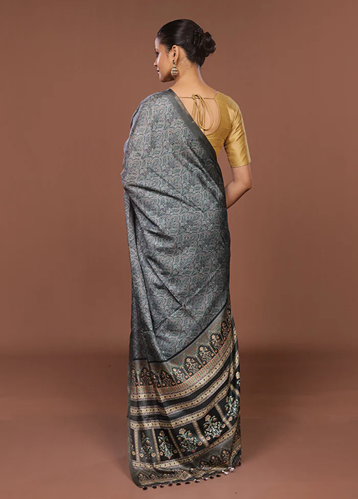 Grey Tussar Silk Saree With Blouse Piece - Image 3