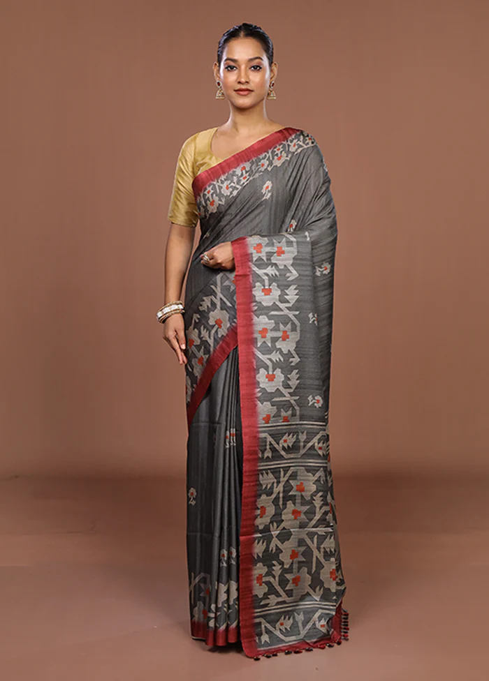 Grey Tussar Silk Saree With Blouse Piece - Image 2