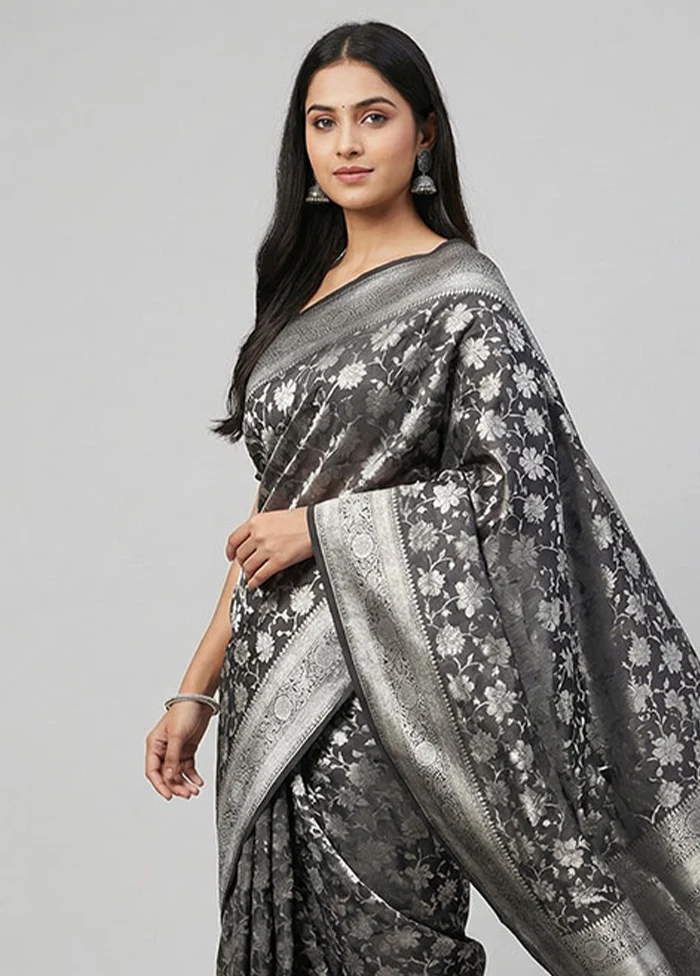Grey Uppada Silk Saree With Blouse Piece - Image 2