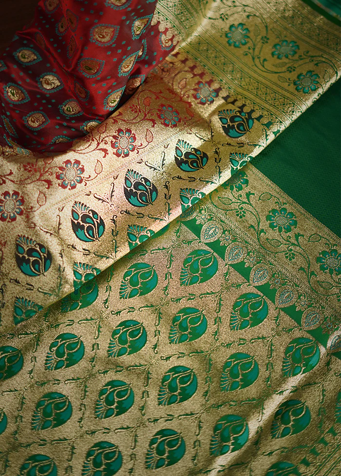 Maroon Tanchoi Banarasi Silk Saree With Blouse Piece - Image 2