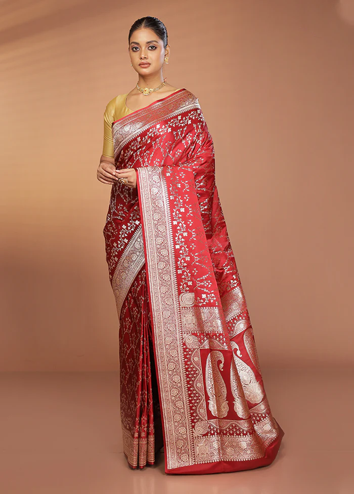 Maroon Banarasi Silk Saree With Blouse Piece - Image 2