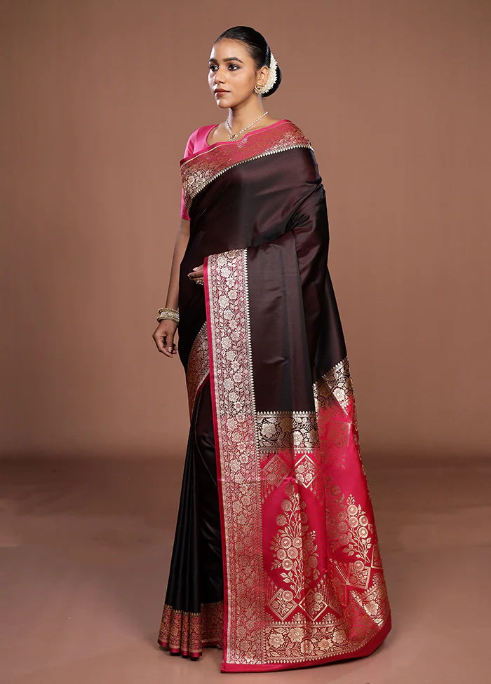 Maroon Banarasi Silk Saree With Blouse Piece - Image 4