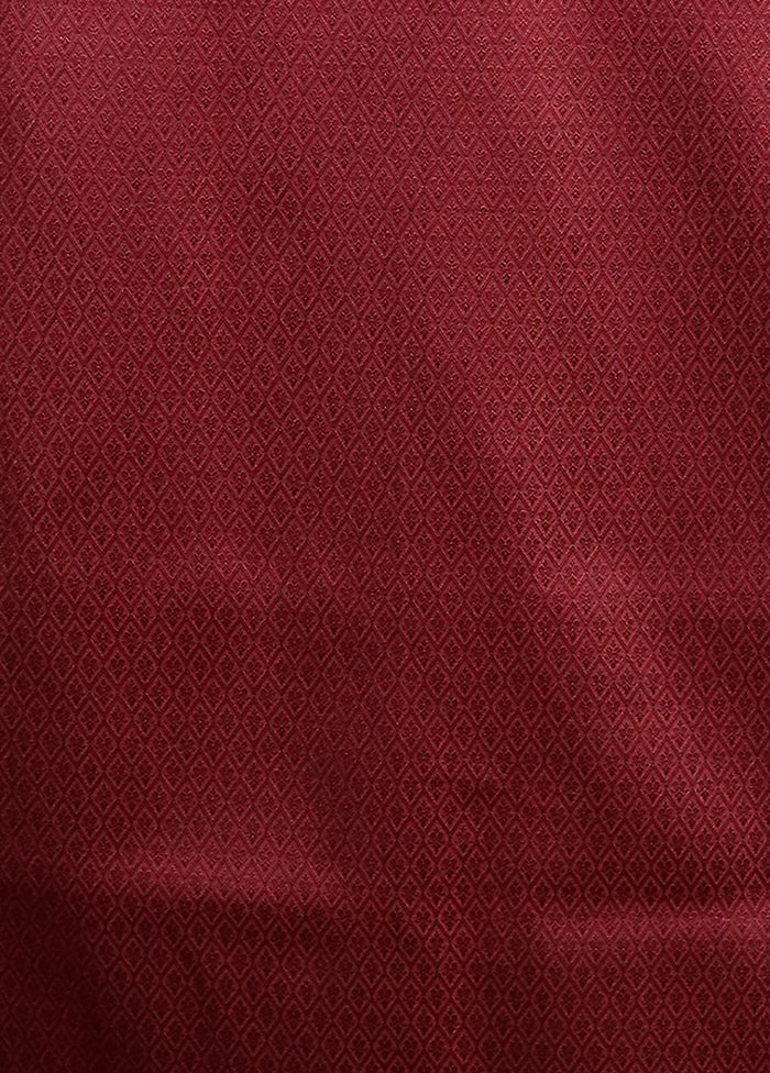 Maroon Banarasi Silk Saree With Blouse Piece - Image 5