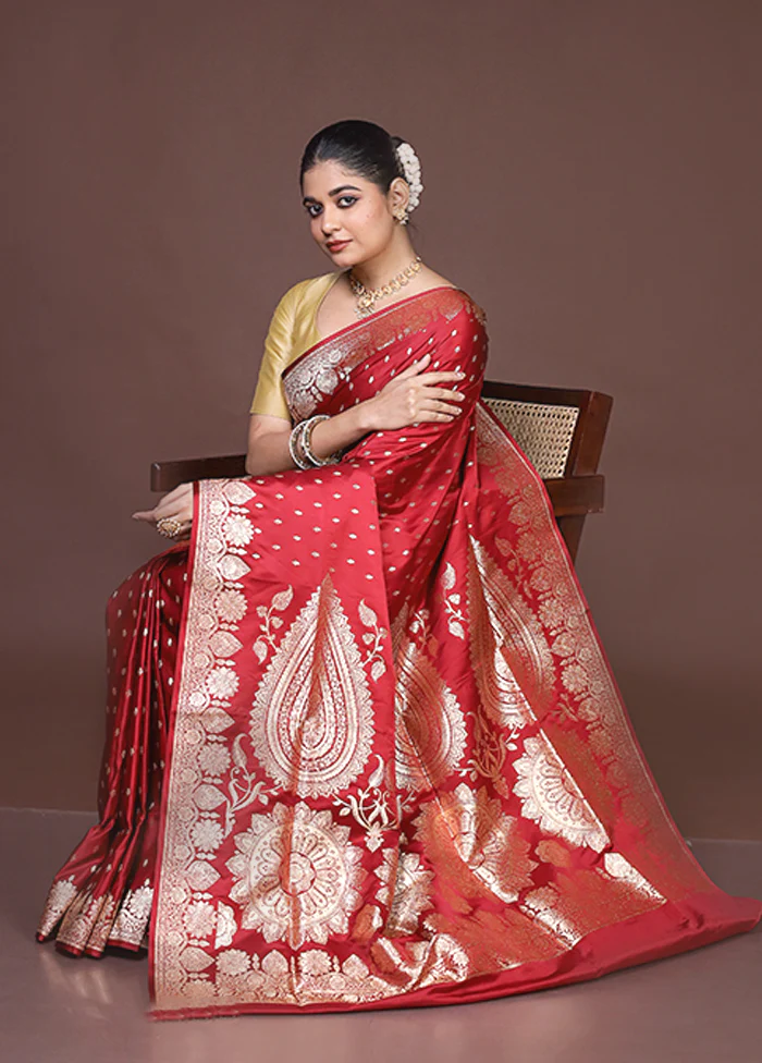 Maroon Banarasi Silk Saree With Blouse Piece - Image 4