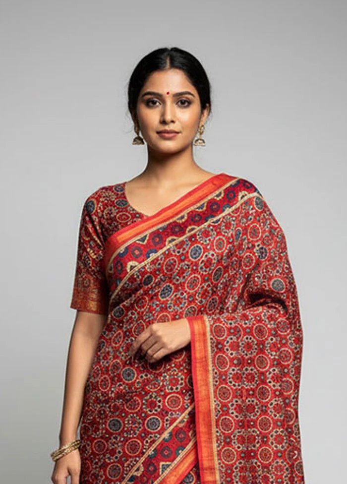 Maroon Chanderi Silk Saree With Blouse Piece - Image 2