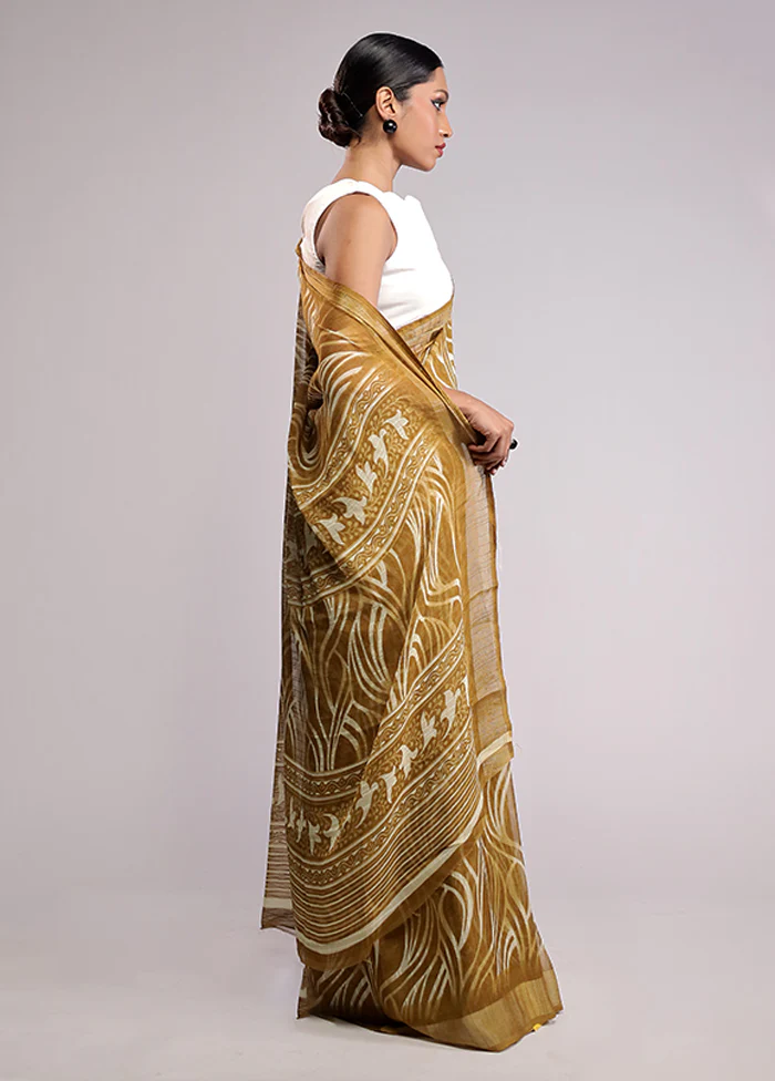 Green Chiffon Silk Saree With Blouse Piece - Image 4