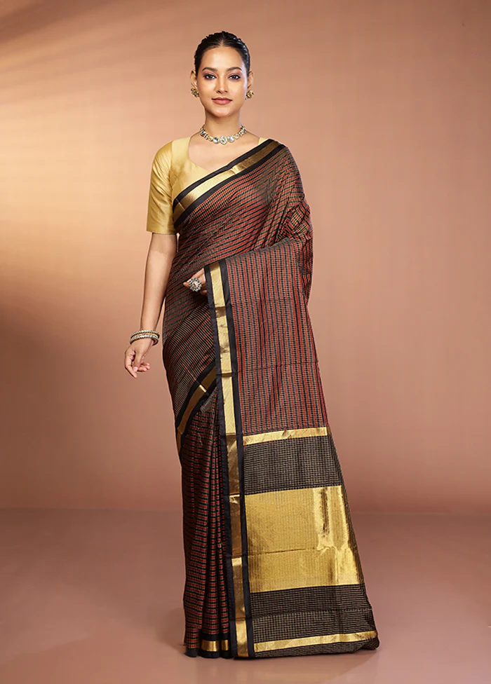 Maroon Handloom Kanjivaram Pure Silk Saree With Blouse Piece - Image 2