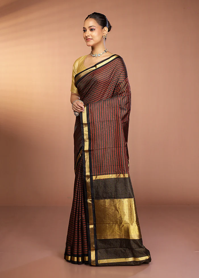 Maroon Handloom Kanjivaram Pure Silk Saree With Blouse Piece - Image 4