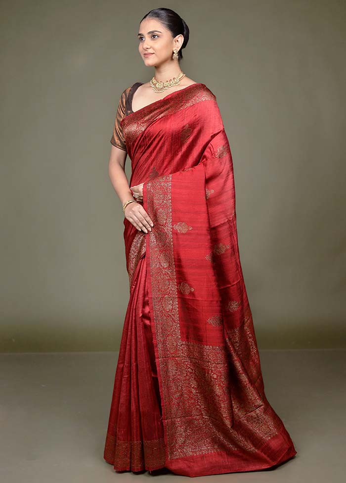 Maroon Handloom Tussar Pure Silk Saree With Blouse Piece - Image 4
