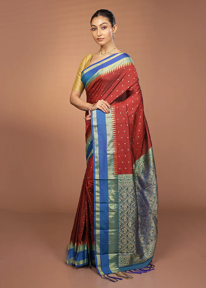Maroon Kanjivaram Silk Saree With Blouse Piece - Image 4