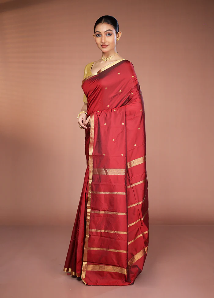 Maroon Kanjivaram Silk Saree With Blouse Piece - Image 4