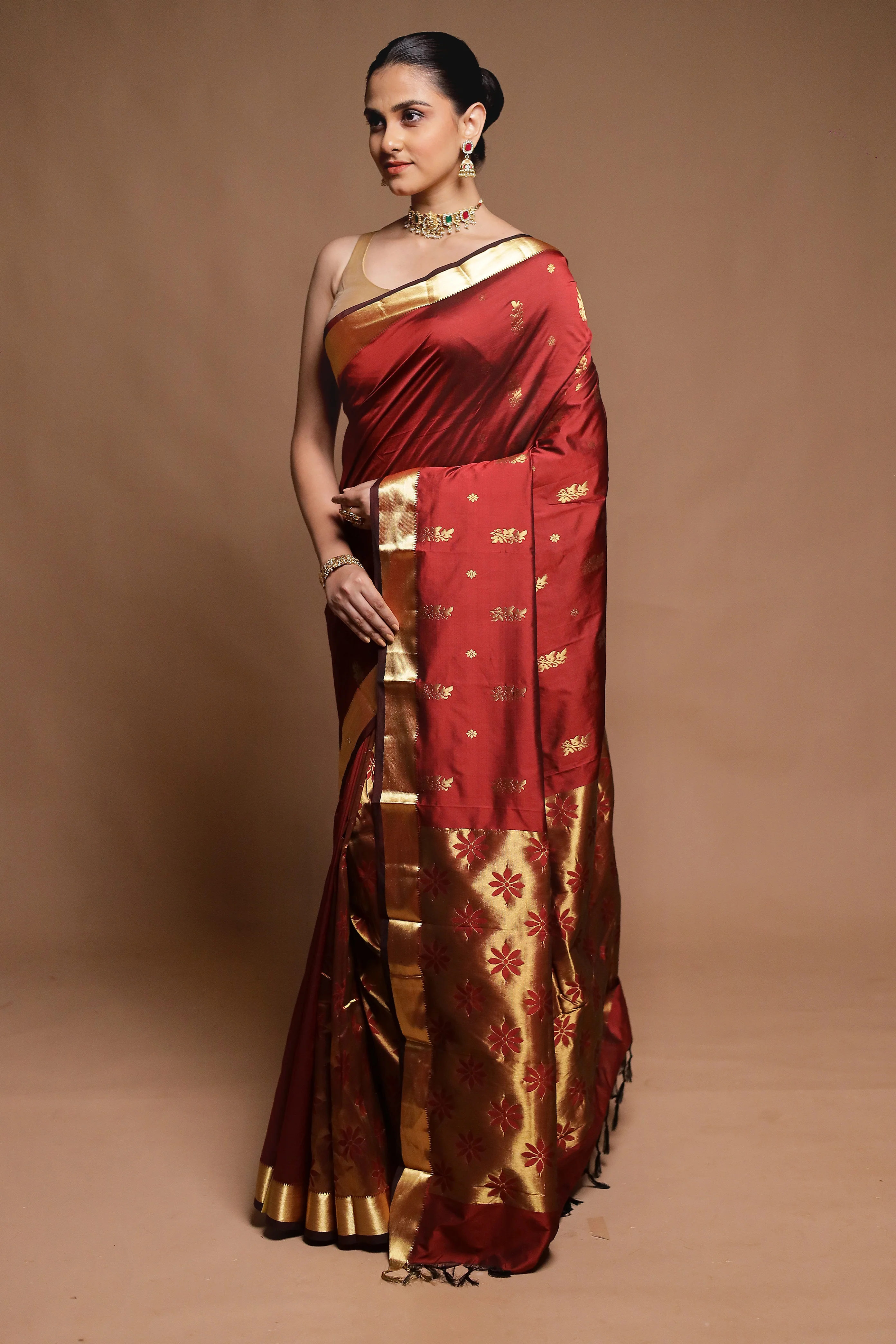 Brown Kanjivaram Silk Saree With Blouse Piece - Image 4