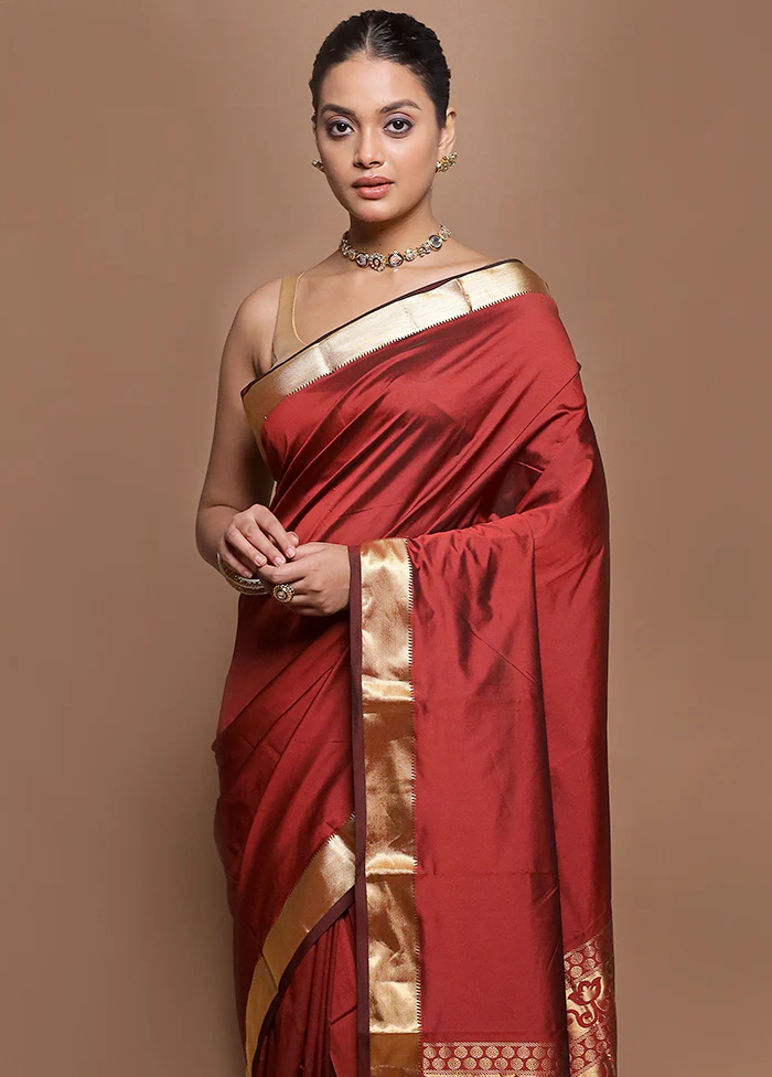 Maroon Kanjivaram Silk Saree With Blouse Piece - Image 2