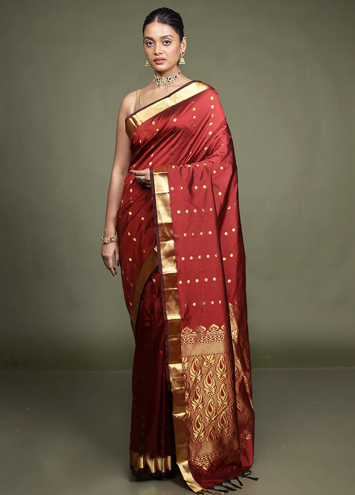 Maroon Kanjivaram Silk Saree With Blouse Piece - Image 2