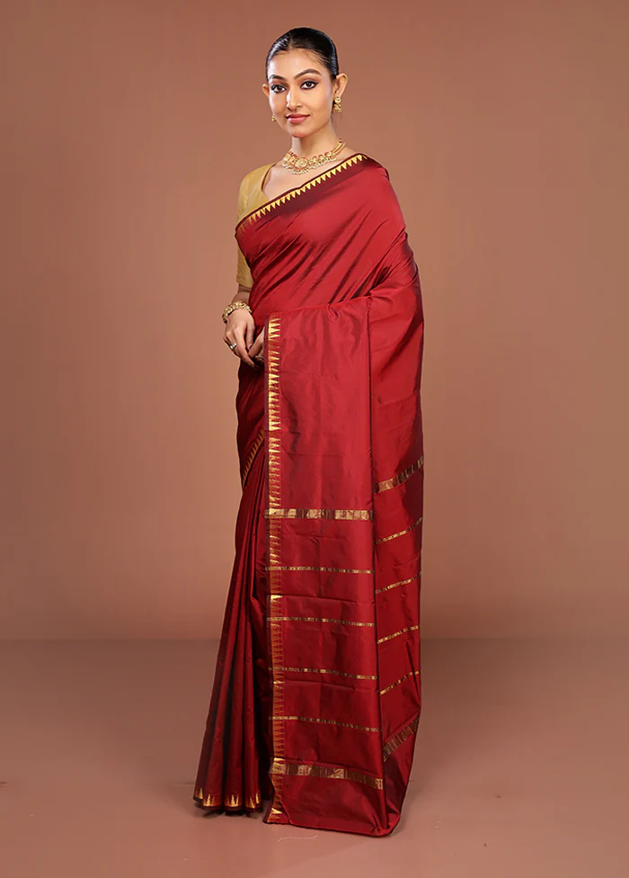 Maroon Kanjivaram Silk Saree With Blouse Piece - Image 4