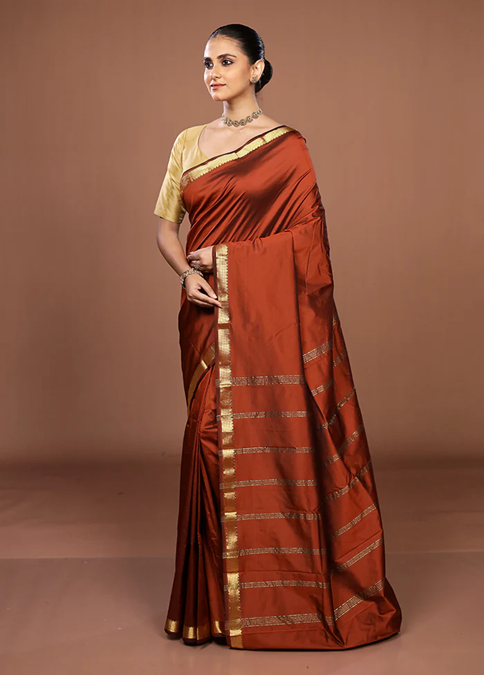 Maroon Kanjivaram Silk Saree With Blouse Piece - Image 4