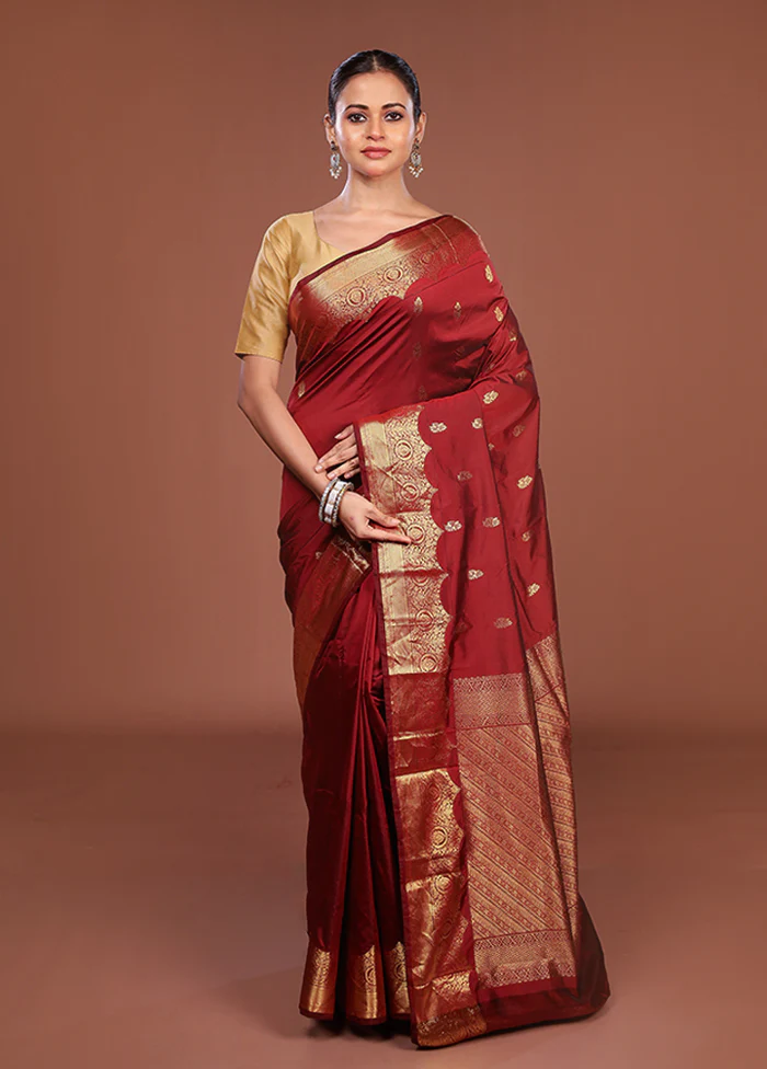 Maroon Kanjivaram Silk Saree With Blouse Piece - Image 2