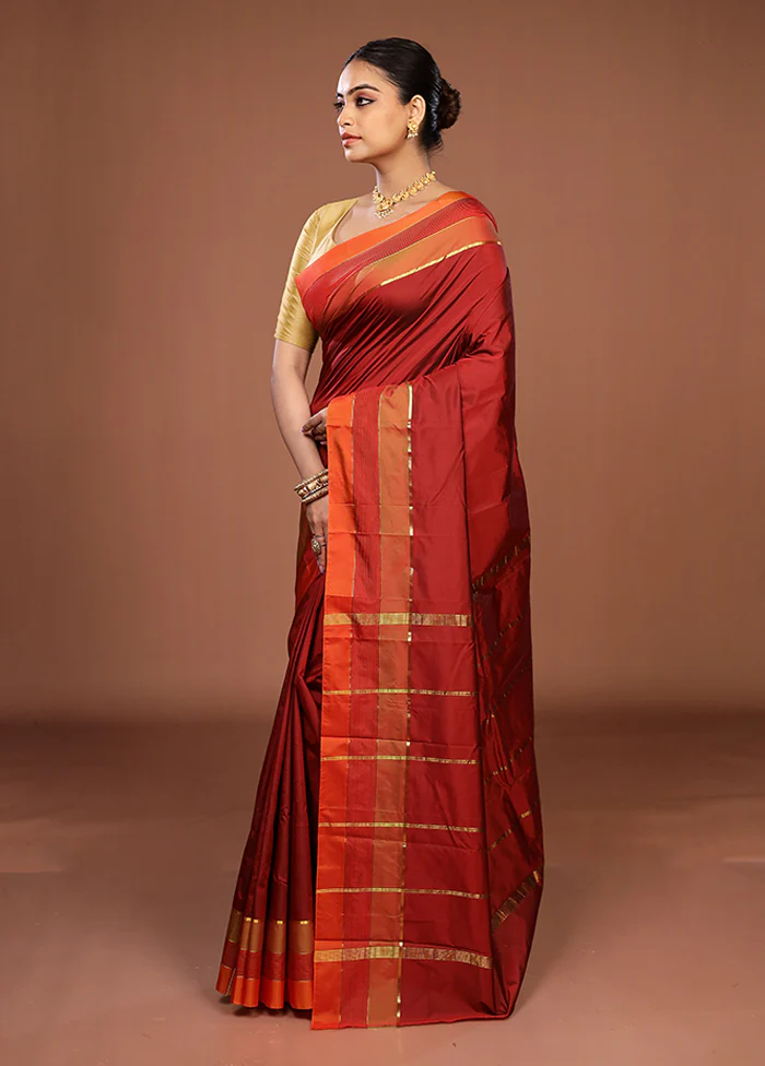 Maroon Kanjivaram Silk Saree With Blouse Piece - Image 4